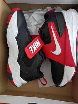 Boys Nikes size 13c