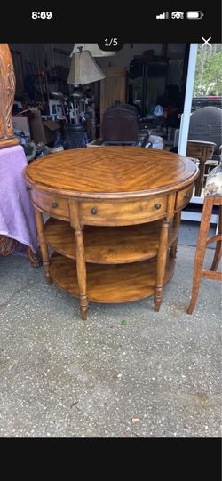 Lexington southern living collection side table