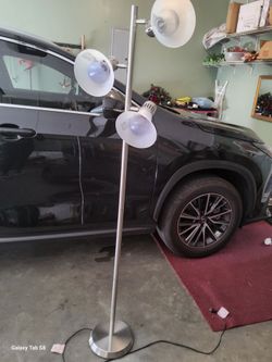 Floor lamp