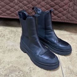 CALIA Women's Peyton Chelsea Boots Durable Leather Upper Size 9.5 Slightly Used