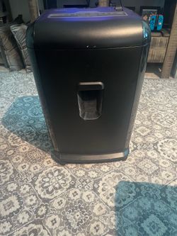 Paper shredder