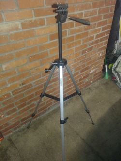 Maxell tripod