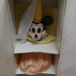 Disney Minnie Mouse Musical 15" Figurine Porcelain Doll Brave Little Tailor new . with box and keys.  
