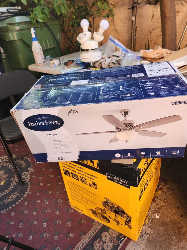 Harbor Breeze Oxford 52' Brushed Led Indoor Ceiling Fan With Light and Remote ( 5 blade New Open Box $90