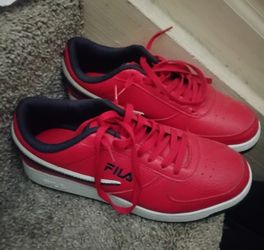 Fila Men Size 10.    4o2 383 391o