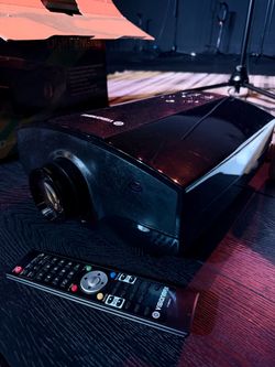 VisionMax HD Projector. Never Used