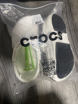 Crocs , unisex , Men size 7 , Woman’s size 9