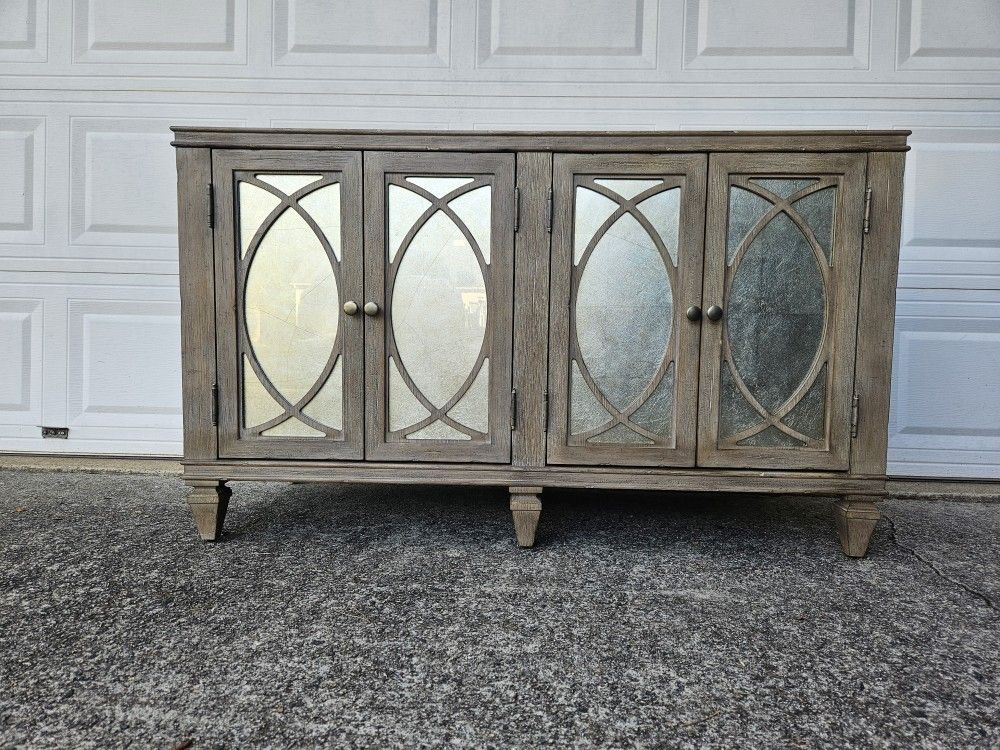 Hooker Furniture Rustic Glam Credenza Sideboard Read Description