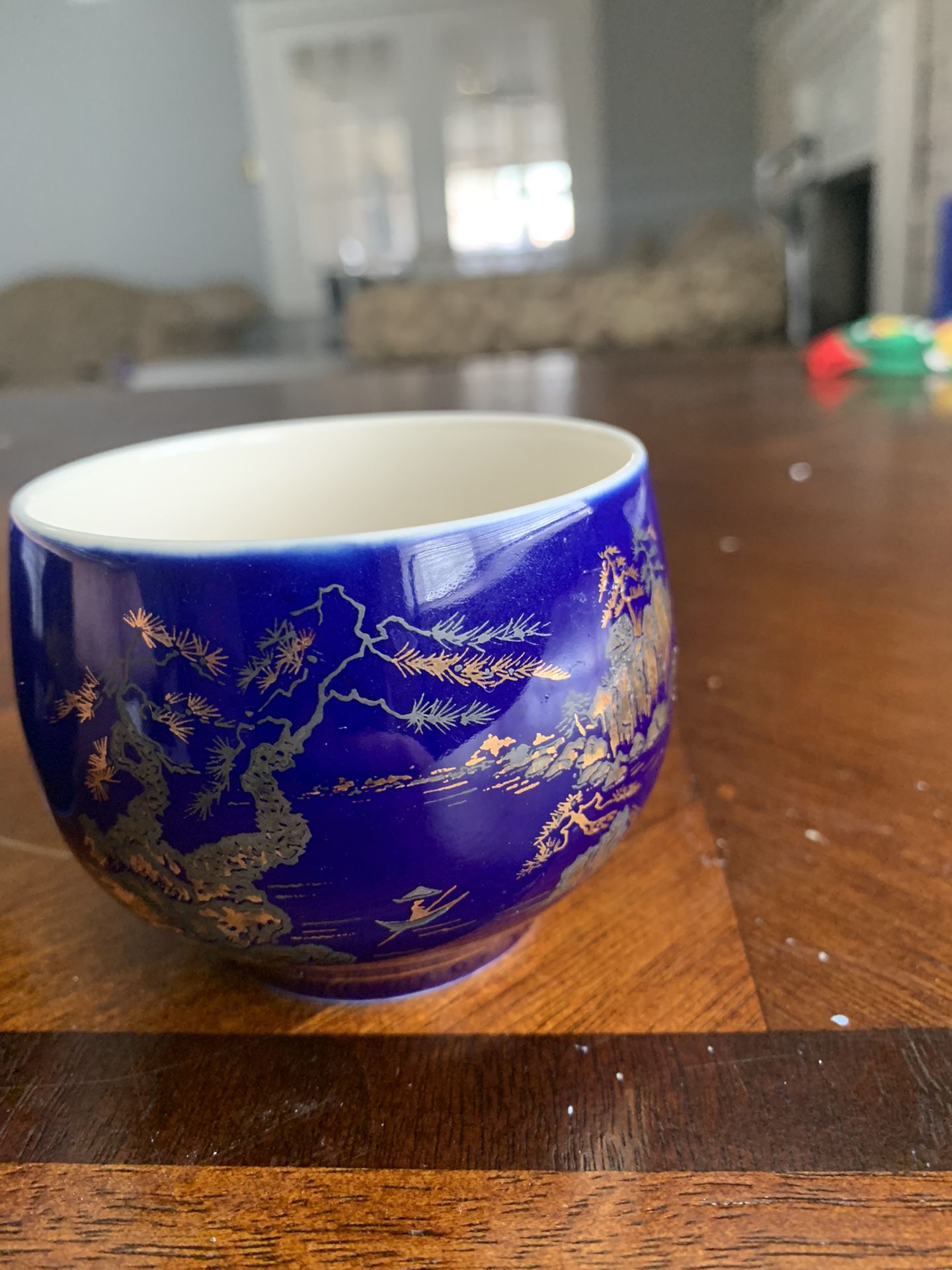 Decorative tea cups from Japan