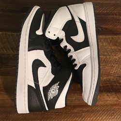  Jordan 1 Mid “Switch” Size 9w 7.5m