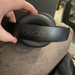  Beats Headphones 