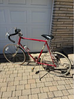 Schwinn Sierra 1978 Vintage Red Road Bike 27in Wheels 22in Frame 10-Speed