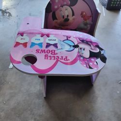 Minnie Mouse Kid Desk