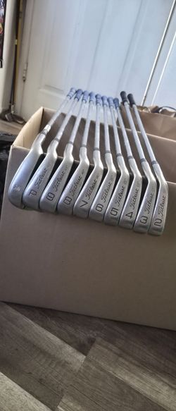 Titleist Dci iron set. 2-9 irons and PW.