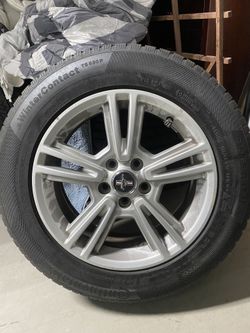 Set Of 17inch Mustang Wheels. Tires Are In Great Shape