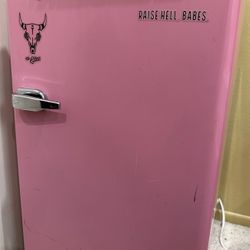 Retro Mini Fridge 