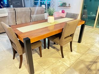Mesa de comedor madera sólida