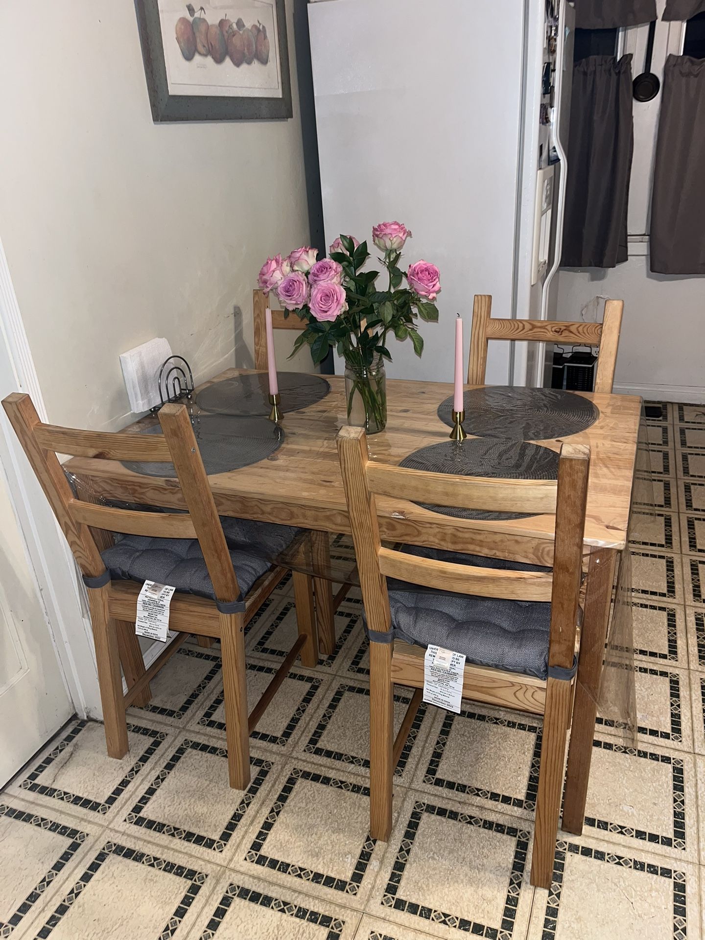 Kitchen Table With 4 Chairs (Pickup In ESCONDIDO)