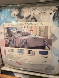 Macy’s 8 piece Queen Comforter Set (New)