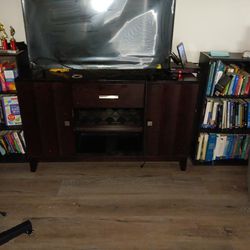 Cabinet/TV Stand 