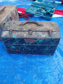 Sport King Vintage Metal Tackle/tool Box