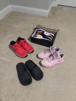 Bundle shoes hurry about to move