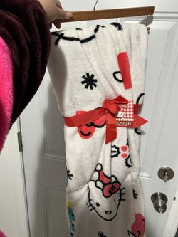 Hello Kitty Christmas Blanket
