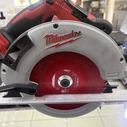 Milwaukee circular saw brushless  m18