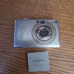Canon PowerShot SD300 Digital ELPH Camera 4.0MP Y2K Digicam Vintage Silver