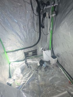 Zip up green house for growing