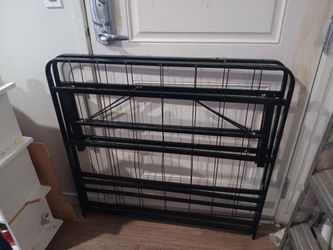 Metal Foldable Bed Fram / Cot