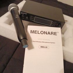 Pair Of Microphones/ Par De Microfonos