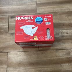 HUGGIES 144 Diapers Couches. Cash Only 