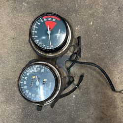 Honda 750,550 speedometer, and tachometer