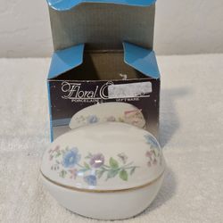 NIB VTG Trinket Box Egg Shape Porcelain Made In Japan Giftware