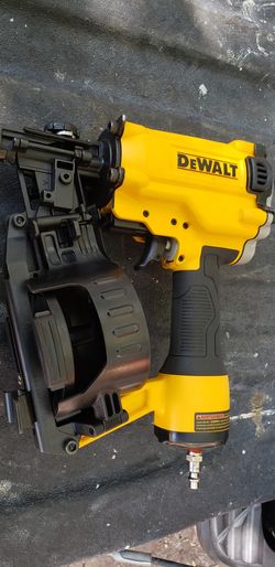 Roofing coil nailer