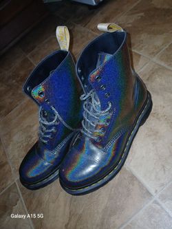Dr. Marten's Iridescent metallic woman's size 9