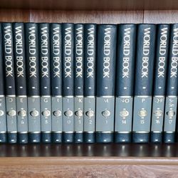 1992 World Book Encyclopedia 22 Volume Set