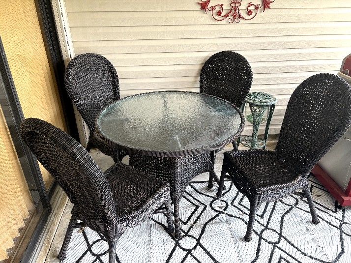 Glass Top Dining Table And 4 Chairs