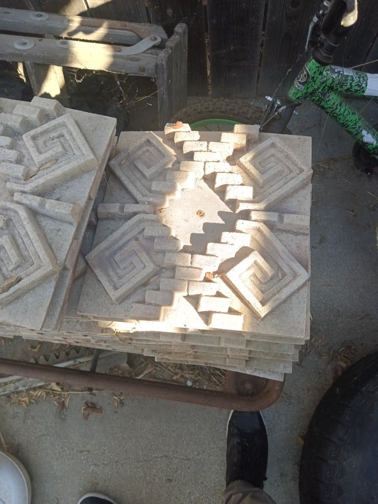 Aztec Design Tile