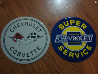 2 collectibles Metal Signs in great condition