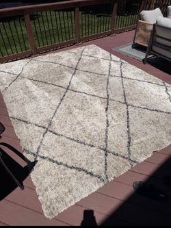 Cream Shag Area Rug with Diamond Pattern
