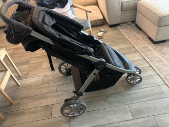 Stroller - great shape, car seat attachment