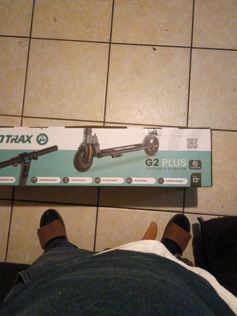 GoTrax G2 Plus Folding E-Scooter