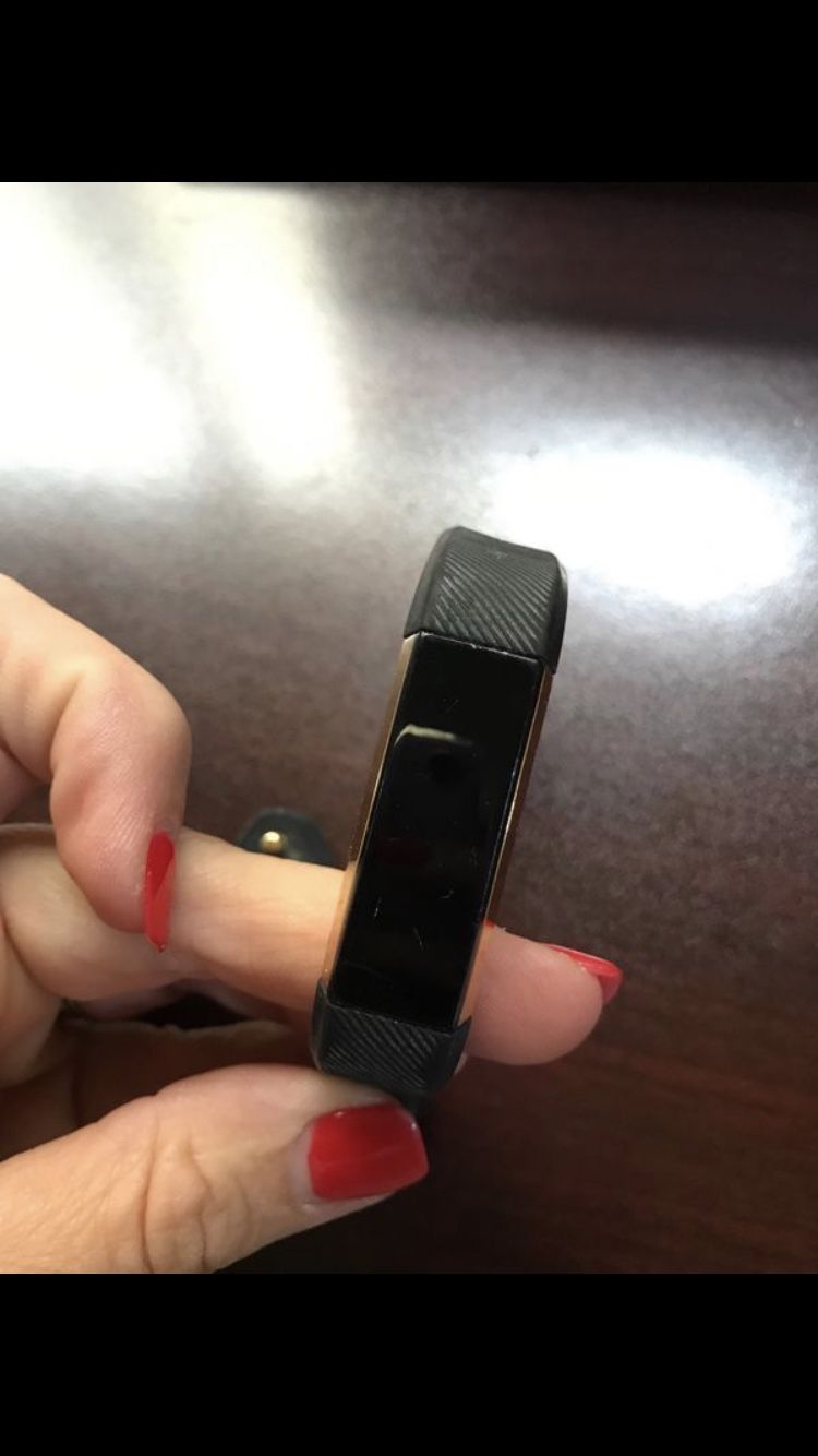 Fitbit Alta fitness tracker gold face (no charger)