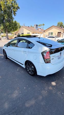 toyota prius 2011 Clean title