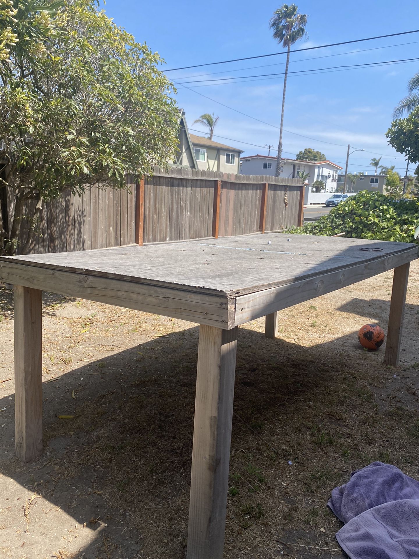 Beer Die Table