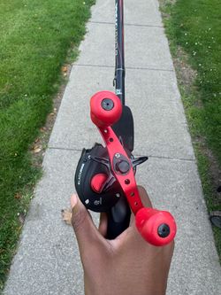 Abu Garcia Black Max Baitcast Fishing Combo, 7’ Medium Rod, Right/Left Handed Reel
