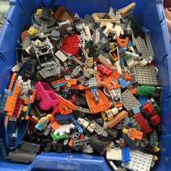 Discount If Picked Up 27 Pound Lego Container (builds, Vintage Pieces And Mini Figures 