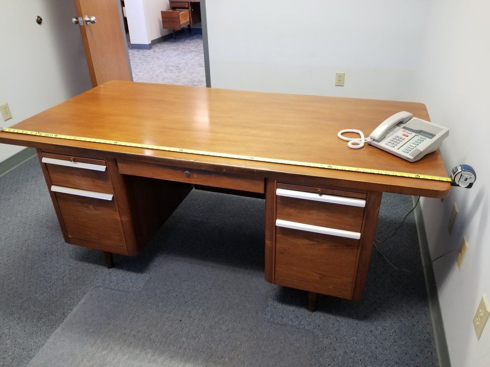 Desk With Matching Credenza And Side Cabinet 